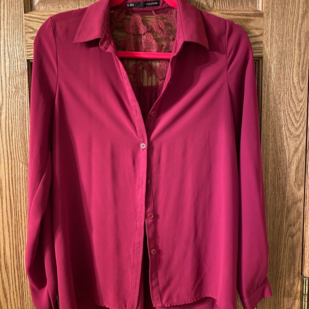 Maurice’s Sheer maroon button up blouse